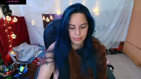 Snapshot of elektra_32 chatting on January 23, 4:19 am elektra online show from January 23, 4:19 am