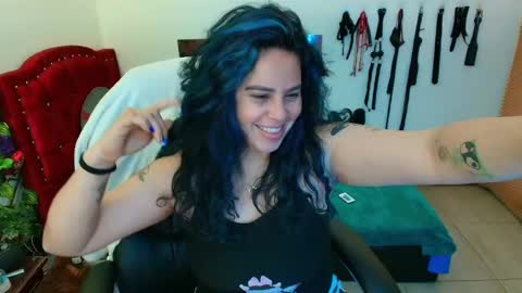 Snapshot of elektra_32 chatting on February 17, 5:14 am elektra online show from February 17, 5:14 am