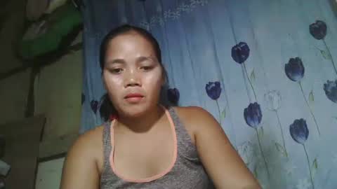 Snapshot of elena_babe33 chatting on October 13, 4:25 am elena_babe33 online show from October 13, 4:25 am