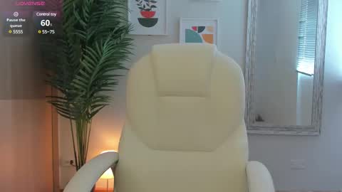 Elena online show from December 1, 7:05 pm