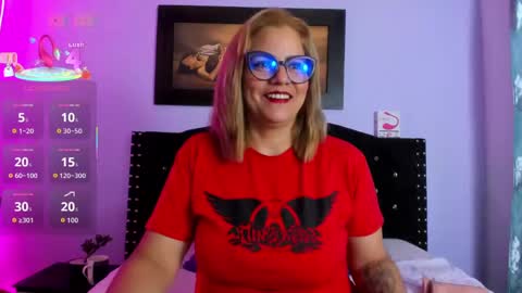 Snapshot of elena_vega chatting on October 25, 3:07 am call me Elena online show from October 25, 3:07 am