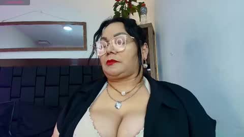 elenna_boobs_ online show from March 26, 3:56 am