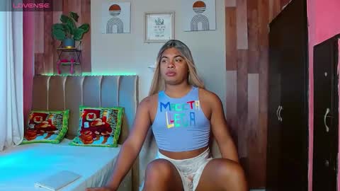 eletrabrowns online show from December 22, 6:58 pm