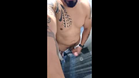 elgallo1223 online show from May 11, 9:34 pm