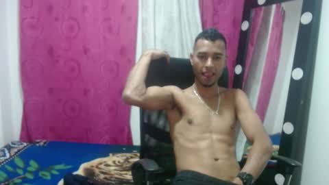 Snapshot of elherrero2024 chatting on December 18, 12:21 am elherrero2024 online show from December 18, 12:21 am