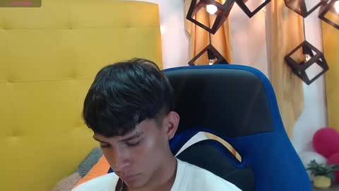 E L I A S online show from March 11, 7:57 am