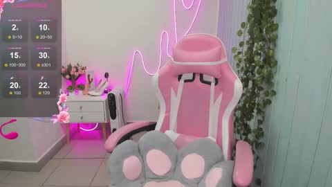 elieiza_xo online show from November 14, 10:17 am