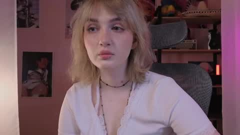 Ellie online show from April 14, 5:33 am