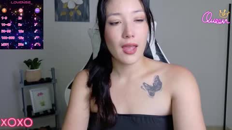 eliiih_ online show from March 3, 6:37 pm