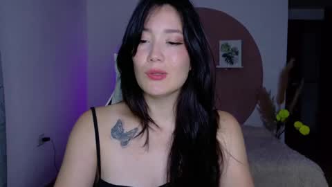 eliiih_ online show from April 19, 3:29 am