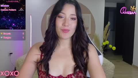 eliiih_ online show from May 19, 12:39 am