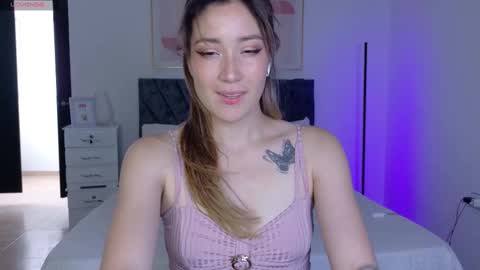 eliiih_ online show from September 15, 4:30 pm