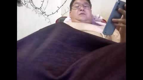 elimposstor online show from April 13, 2:43 pm