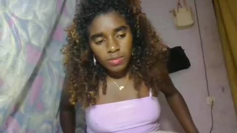 elina981 online show from May 7, 7:09 pm