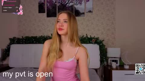 Elina online show from December 17, 1:45 am