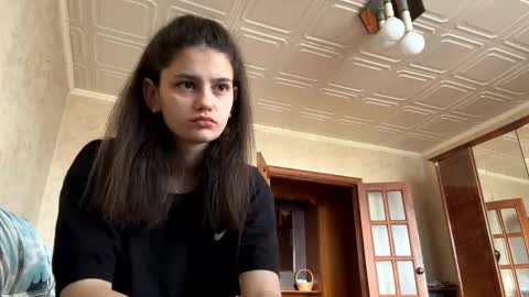 Lola online show from November 24, 6:23 am