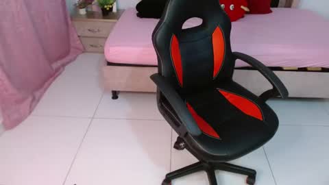 elio_fox online show from May 7, 1:18 pm