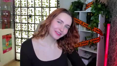Snapshot of elis_cherry chatting on October 25, 2:23 am Elis  online show from October 25, 2:23 am