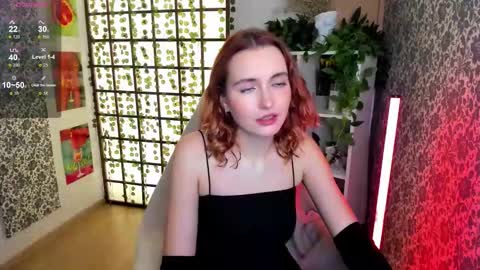 Snapshot of elis_cherry chatting on October 13, 1:29 am Elis  online show from October 13, 1:29 am