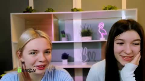 elis_sunny online show from February 3, 6:22 am