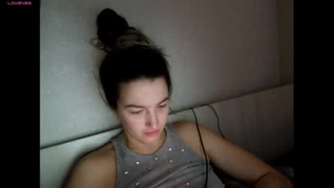 elisa_dove208 online show from December 22, 4:52 am