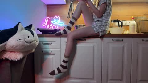 Elisa North online show from September 19, 4:11 pm