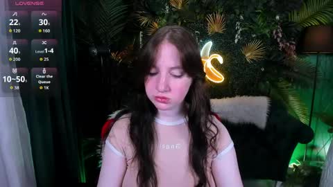 your sweet Lisa online show from April 19, 3:29 am