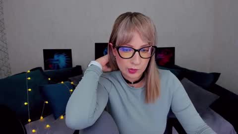 Elisabeth online show from February 4, 2:32 pm