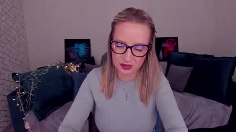 Elisabeth online show from March 3, 4:47 pm