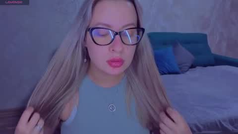 Elisabeth online show from October 13, 12:01 am