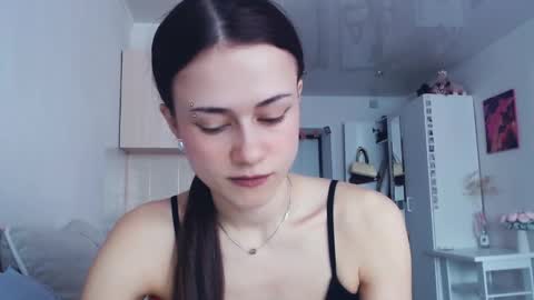 Elis online show from March 25, 5:25 am