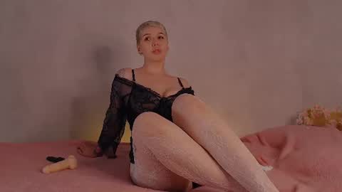 elise_day online show from June 21, 12:33 pm