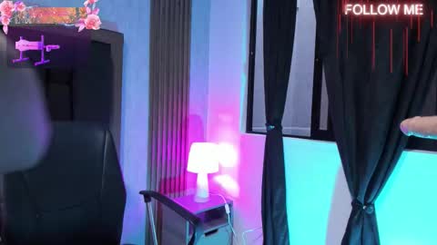 ELISE LEYTON online show from December 13, 9:32 pm