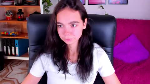 Snapshot of elise_noir chatting on September 21, 3:49 pm Elise online show from September 21, 3:49 pm