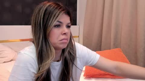 Elly online show from March 7, 9:15 pm