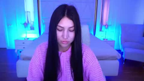 elisevelour online show from July 4, 12:31 pm