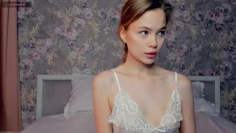 Ella online show from October 22, 6:38 am