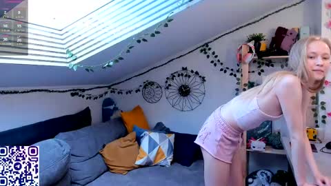 EliteEros online show from May 6, 2:01 pm
