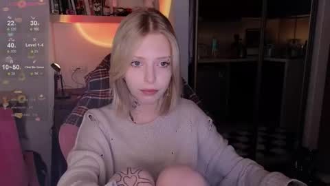 Elizabeth online show from November 26, 10:28 pm