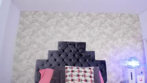 Snapshot of elizabeth_colleman chatting on October 13, 11:51 pm Elizabeth online show from October 13, 11:51 pm