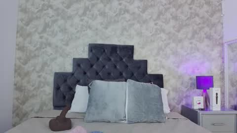 Elizabeth online show from March 20, 9:31 pm