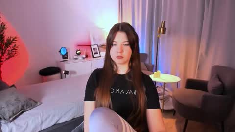 Eliza online show from March 11, 1:47 pm