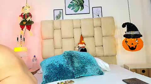 Eliza online show from October 21, 12:43 pm