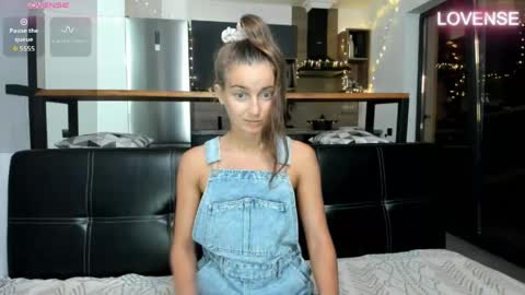 Eliz                               online show from May 12, 7:01 pm