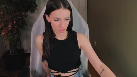 Snapshot of elizzza_ chatting on October 24, 5:41 am elizzza_ online show from October 24, 5:41 am