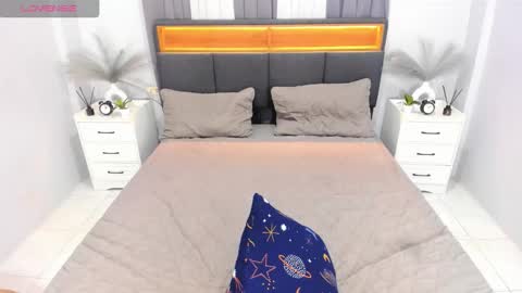 Ella online show from November 4, 9:16 pm