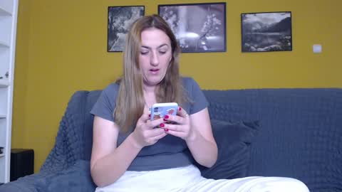 Ella  Max online show from February 8, 6:22 am