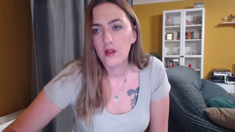 Ella  Max online show from January 22, 6:42 am