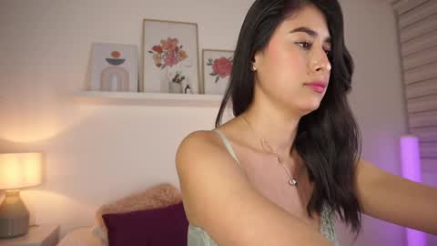 ELLA OWEN online show from October 10, 6:03 pm