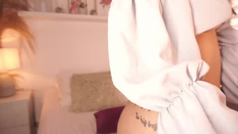 ELLA OWEN online show from October 18, 8:35 pm